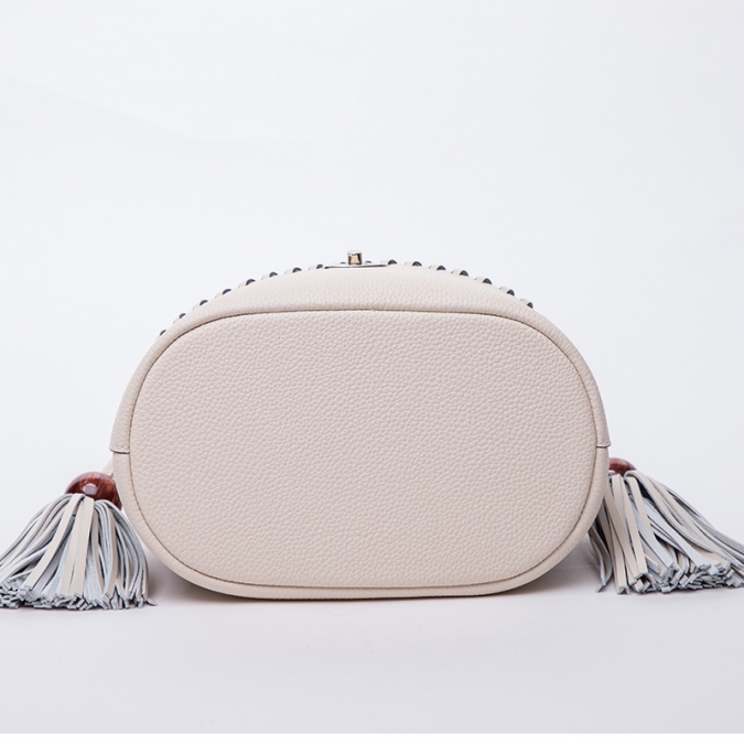 Taschenfabrik benutzerdefinierte neue Modedesigner-Eimertasche aus Narbenleder mit gewebtem Griff 